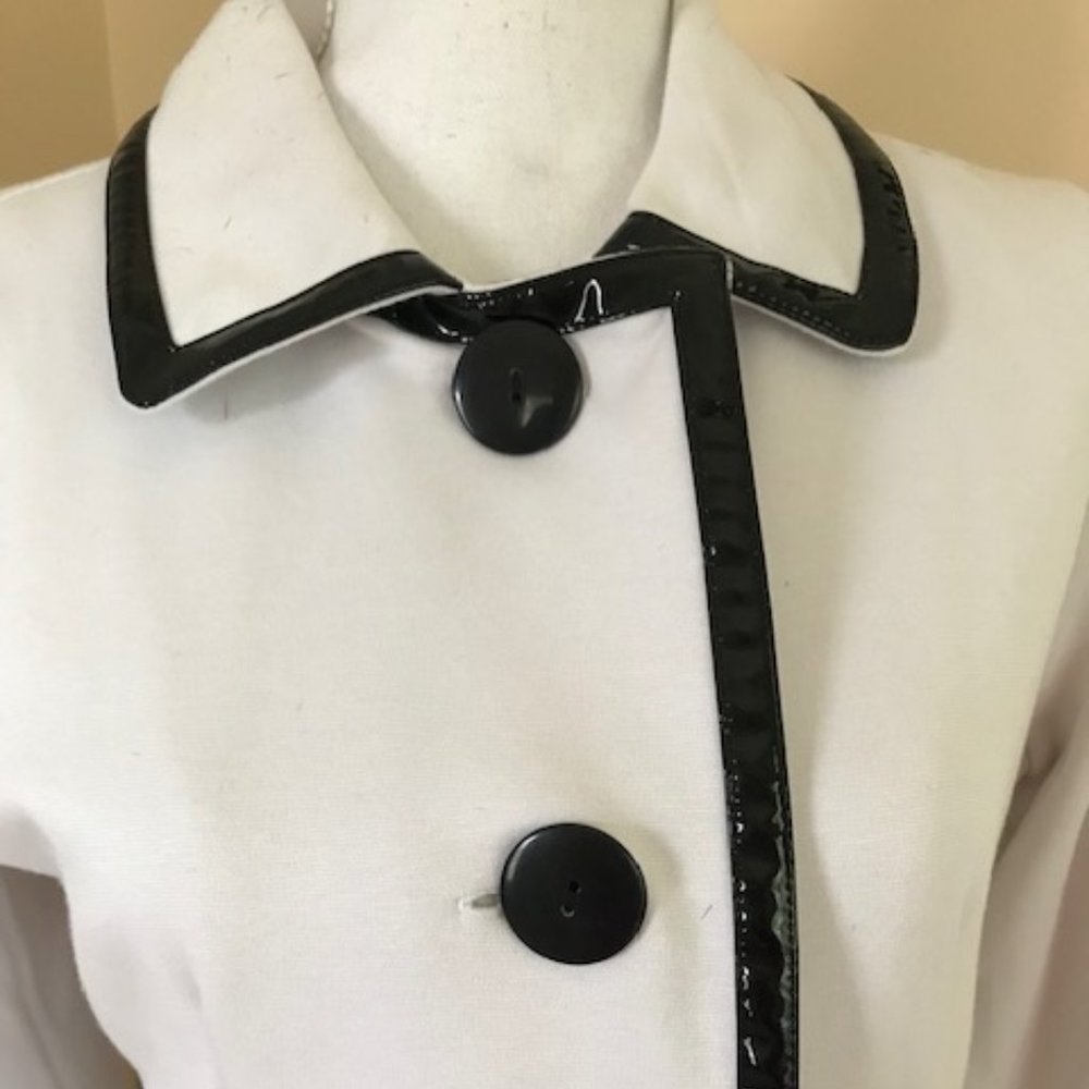 KENAR LIGHTWEIGHT WHITE COAT - Picture 2 of 7